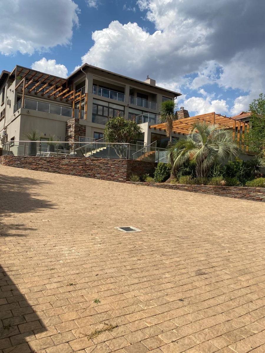 6 Bedroom Property for Sale in Birdwood Estate North West